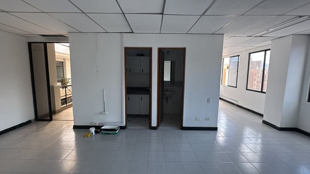 Oficina en Laureles
