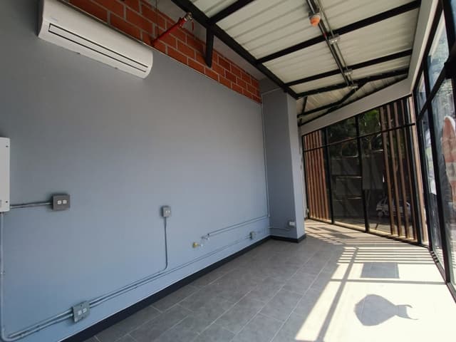 Local en Laureles