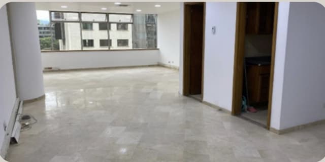 Oficina en Av. Poblado