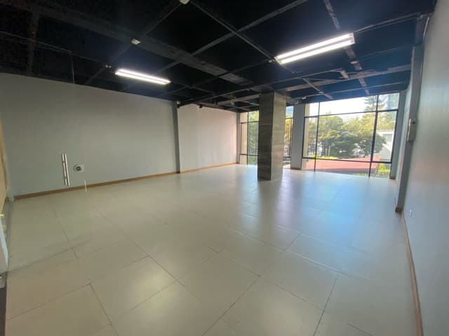Oficina en Av. Poblado