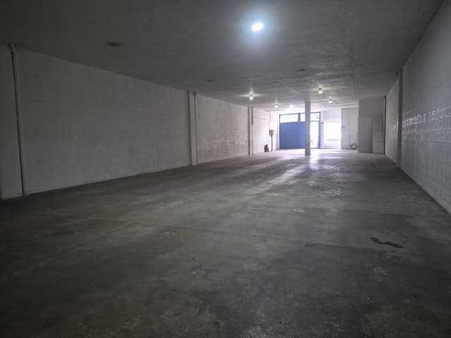 Bodega en C. de la moda