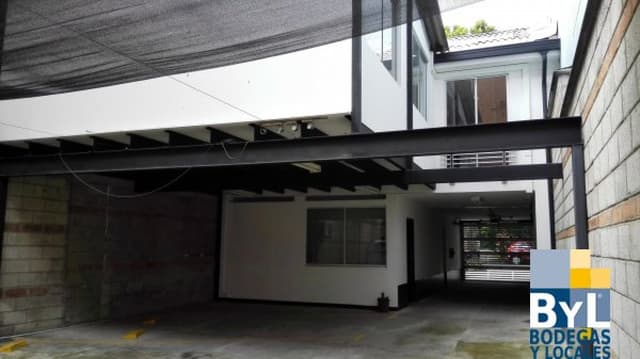 Oficina en Laureles