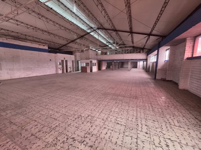 Bodega en B. Colombia