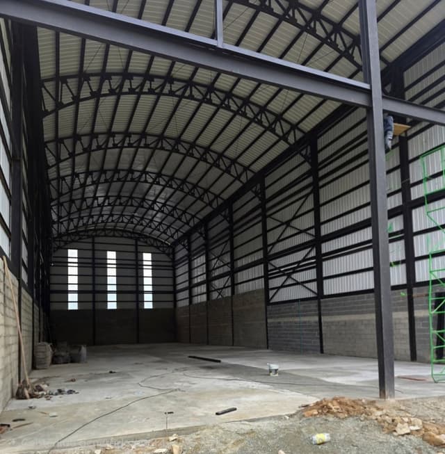 Bodega en Autopista Med-Bog