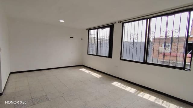 Local en B. Colombia