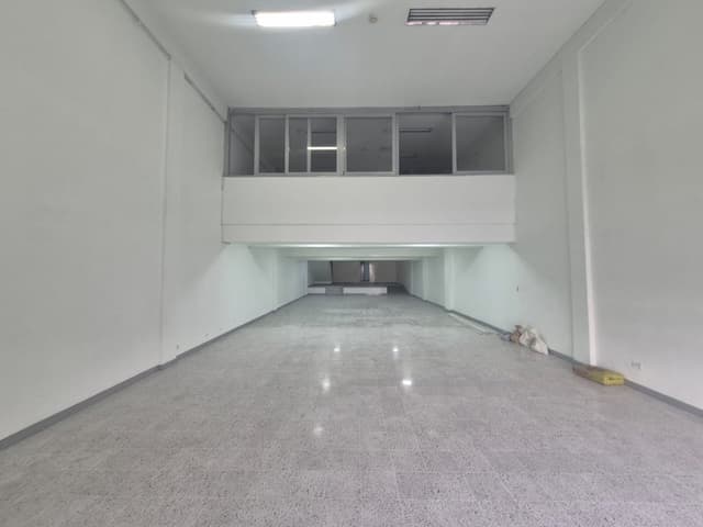 Bodega en Palace