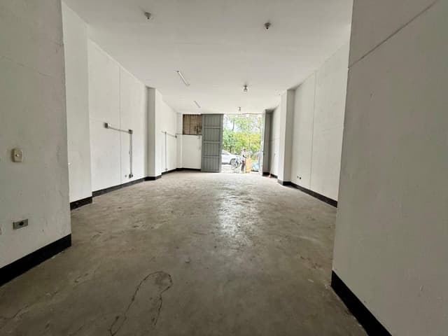 Bodega en B. Trinidad