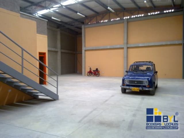 Bodega en C. de la moda