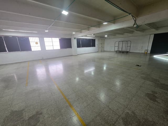 Bodega en C. de la moda