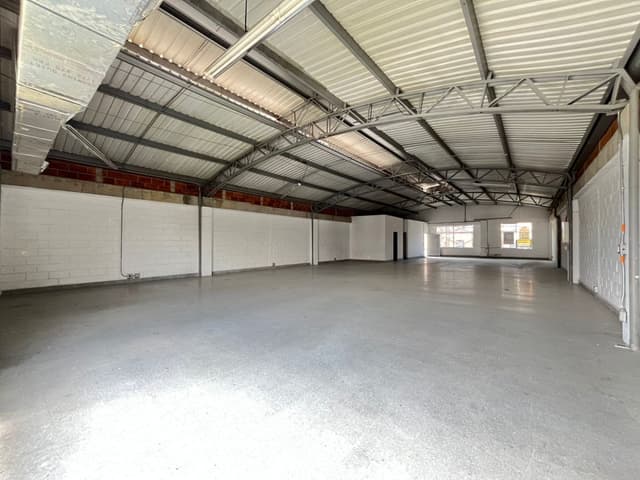 Bodega en Polideportivo