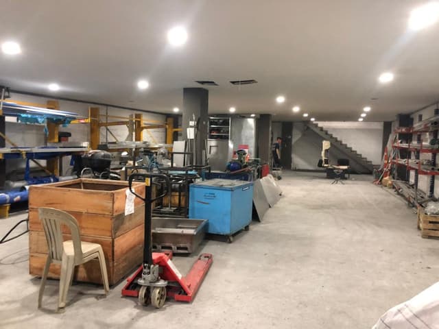 Bodega en C. de la moda