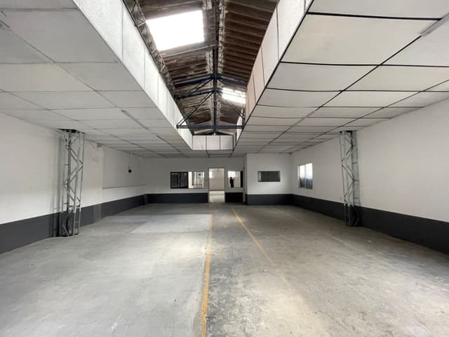 Bodega en Cristo Rey