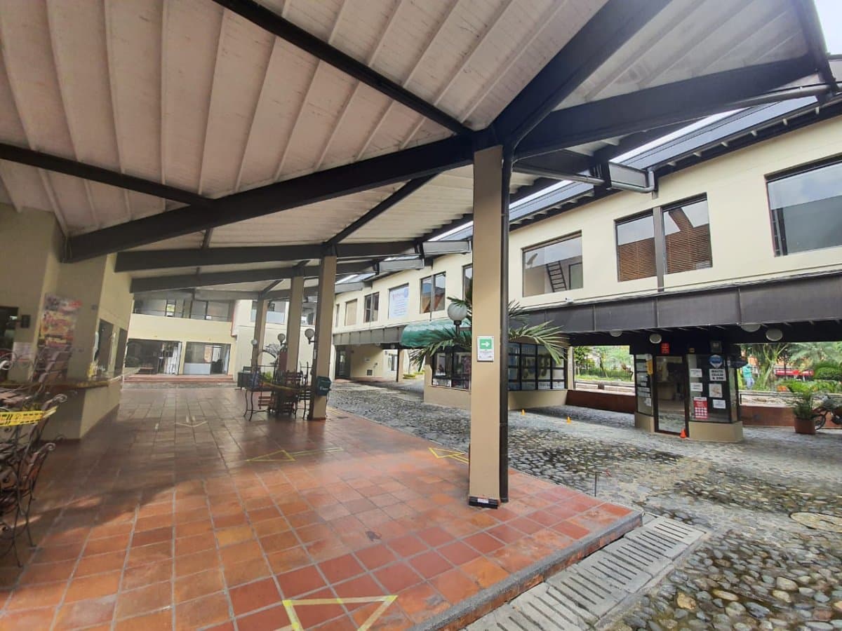 CENTRO COMERCIAL