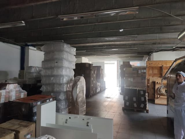 Bodega en Polideportivo